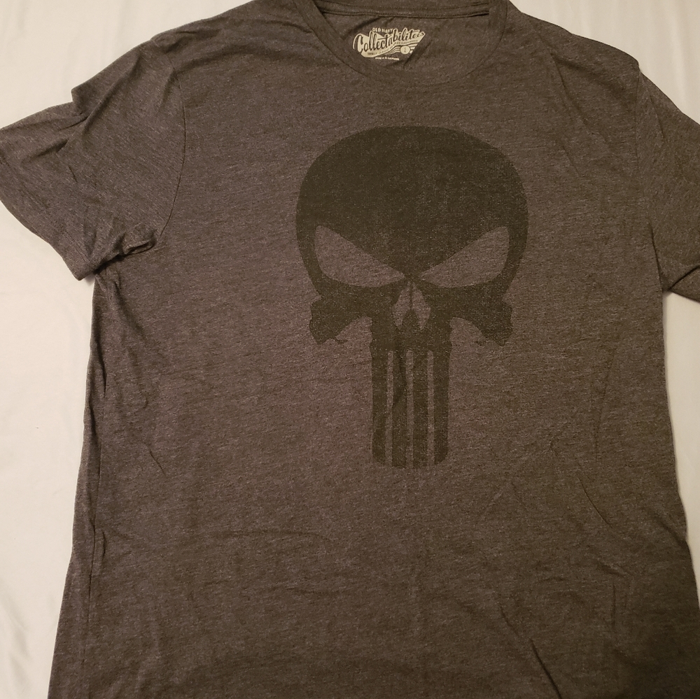 Marvel punisher old navy shirt